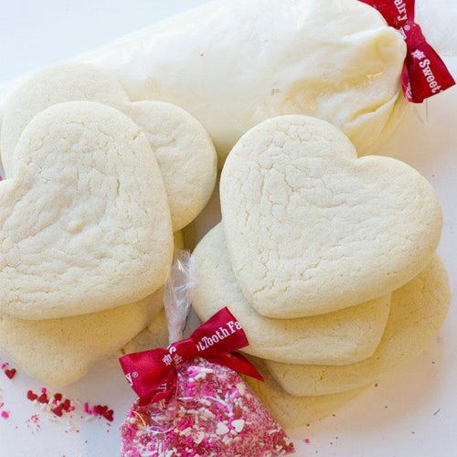 HEART SUGAR COOKIE DECORATING KIT